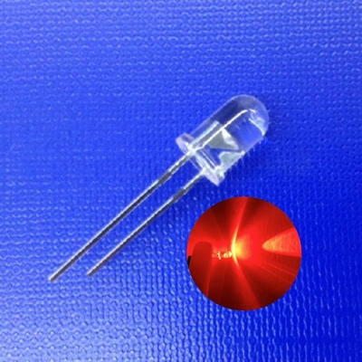 من خلال الثقب 5mm رأس مستدير 620nm 12000mcd عدسة مستديرة واضحة مع شاشة لإضاءة المرور