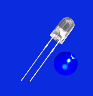0.5W 5mm LED Light Emitting Diode 520-530nm اللون الأزرق 25000mcd عدسة واضحة لإضاءة المؤشر